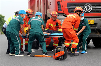 道真沛县道路救援